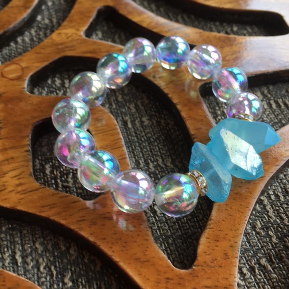 Bubbles and Blue Aura Quartz Stretch Bracelet - Picture 2 of 3